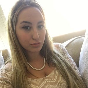 Meet your Posher, Agustina